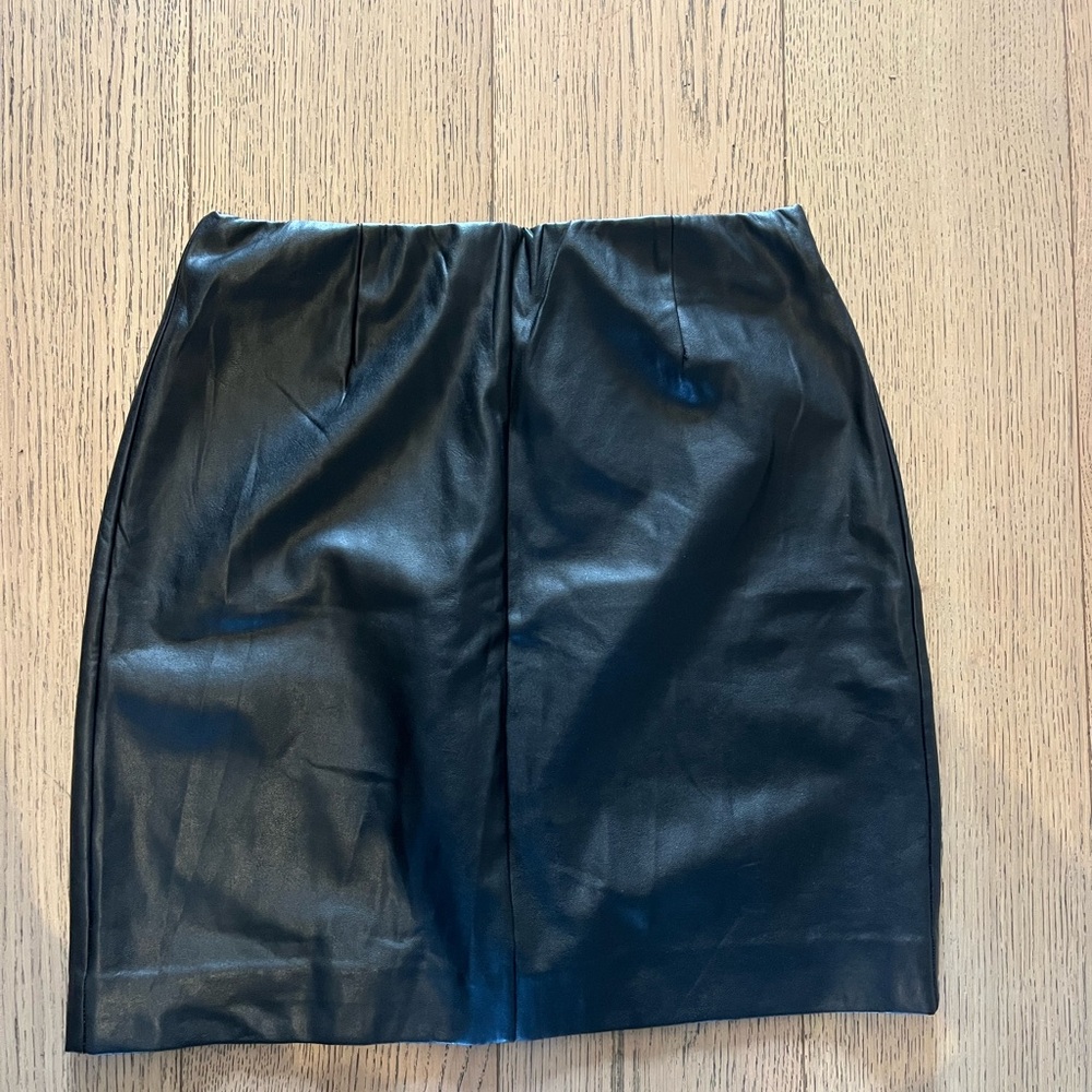 Aritiza Black Vegan Leather Mini Skirt